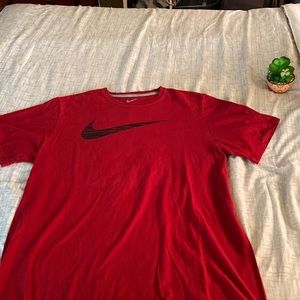 NIKE TEE